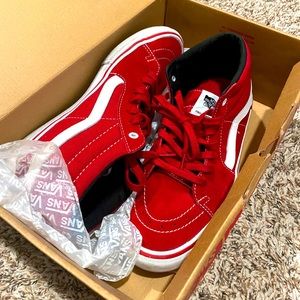 Men’s VANS SK8-Pro Mid skater shoes